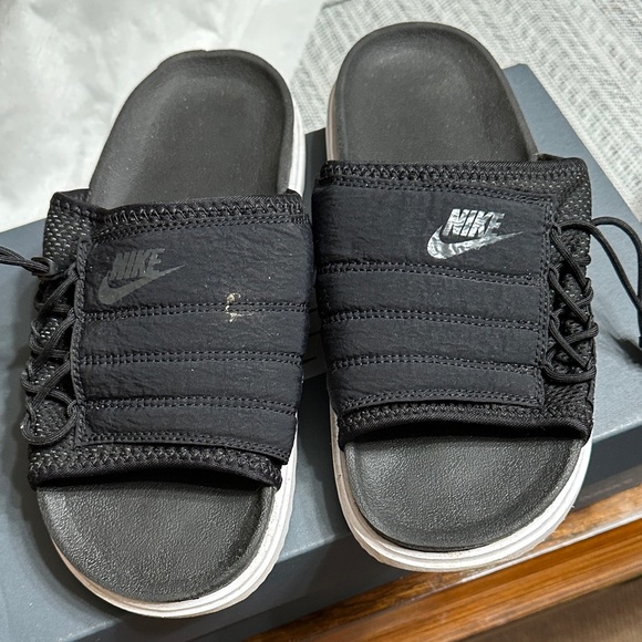 Nike Black Quilted Slide Sandals - Picture 1 of 3